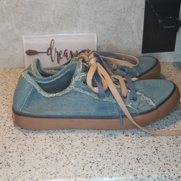 3/$30🌻EVOS Shoes - Picture 3 of 4